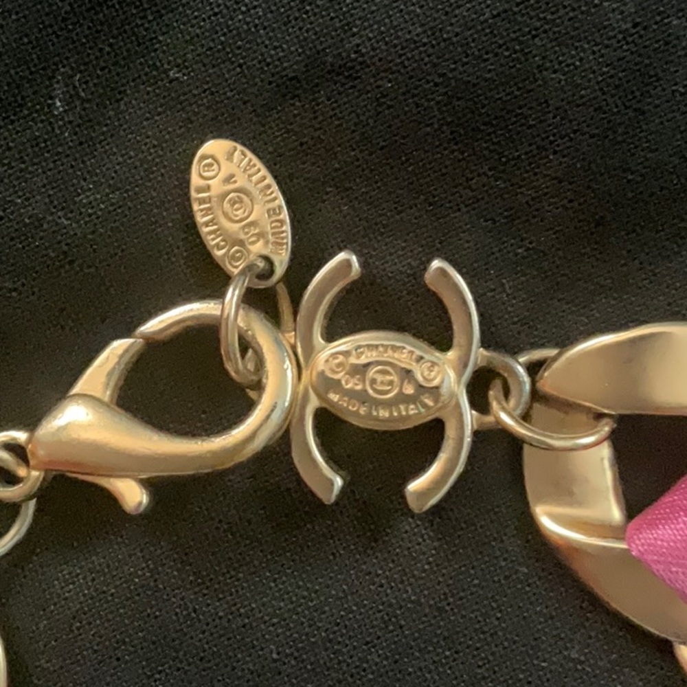 CHANEL Gold and Pink Chunky Chain Necklace - Picture 2 of 10
